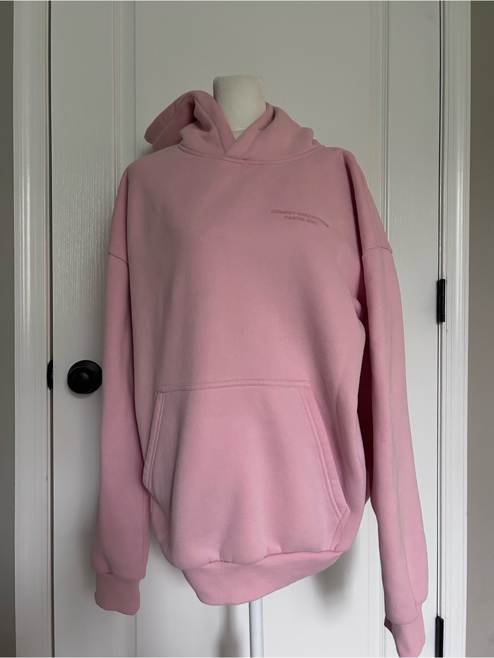 Comfrt Women's Oversized Pink Hoodie with Pockets Size Extra Large